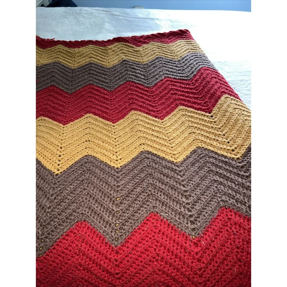 VINTAGE  Fringed ZIG ZAG Large 62